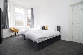 Rugby Road by Tŷ SA