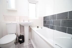 Rugby Road by Tŷ SA