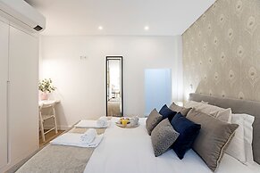 Urban House by LovelyStay