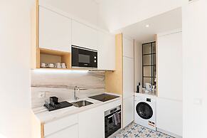 Urban House by LovelyStay