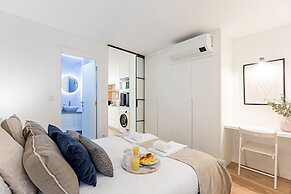 Urban House by LovelyStay
