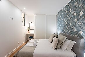 Urban House by LovelyStay