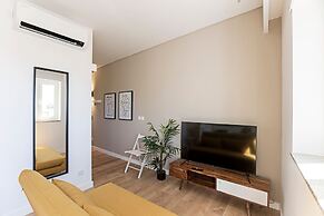Urban House by LovelyStay