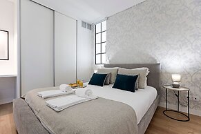Urban House by LovelyStay