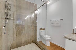 21602 Indian Bayou Dr-left Side