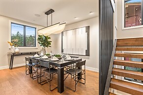 Norfolk Mountain Fantasy! 1121 5 Bedroom Home by RedAwning