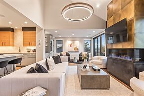 Norfolk Mountain Fantasy! 1121 5 Bedroom Home by RedAwning