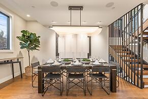 Norfolk Mountain Fantasy! 1121 5 Bedroom Home by RedAwning