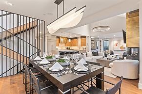 Norfolk Mountain Fantasy! 1121 5 Bedroom Home by RedAwning