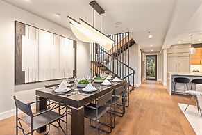 Norfolk Mountain Fantasy! 1121 5 Bedroom Home by RedAwning