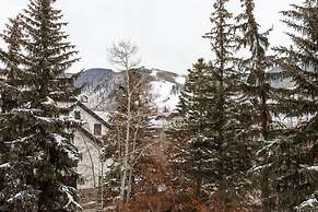 9 Vail #32 4 Bedroom Condo by RedAwning