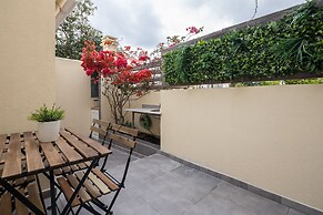 Designer Flats in Lapa by LovelyStay