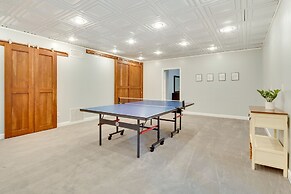 Blue Ridge Mountain Retreat: Deck & Sunroom!