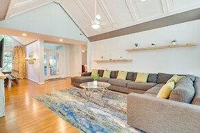 Blue Ridge Mountain Retreat: Deck & Sunroom!