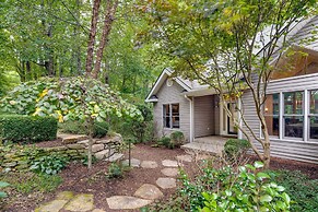 Blue Ridge Mountain Retreat: Deck & Sunroom!