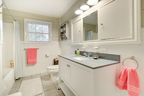 Charming Bryan Home - 3 Mi to Kyle Field!