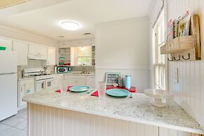 Charming Bryan Home - 3 Mi to Kyle Field!