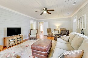 Charming Bryan Home - 3 Mi to Kyle Field!