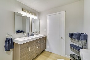 Chehalis Getaway w/ Golf Course View + Fire Pit!