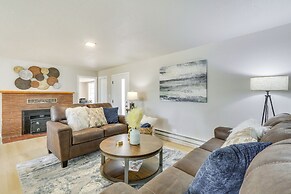 Chehalis Getaway w/ Golf Course View + Fire Pit!