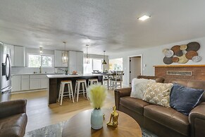 Chehalis Getaway w/ Golf Course View + Fire Pit!