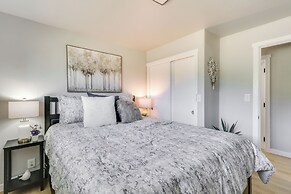 Chehalis Getaway w/ Golf Course View + Fire Pit!