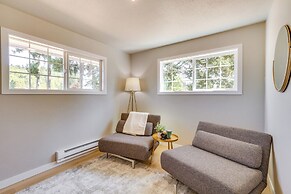 Chehalis Getaway w/ Golf Course View + Fire Pit!