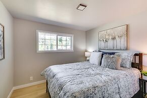 Chehalis Getaway w/ Golf Course View + Fire Pit!