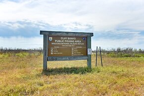 Pet-friendly Freeport Vacation Rental w/ Deck!