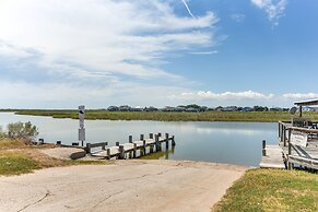 Pet-friendly Freeport Vacation Rental w/ Deck!