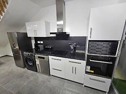 Rooftop Garden Jacuzzi Luxury Villa