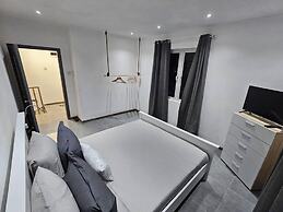 Rooftop Garden Jacuzzi Luxury Villa