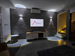 Rooftop Garden Jacuzzi Luxury Villa