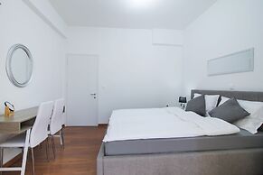 Midtown Apartment by CorfuEscapes