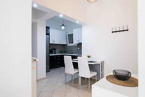 Midtown Apartment by CorfuEscapes