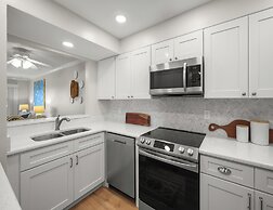 Beach & Tennis 217 by Distinctive Beach Rentals