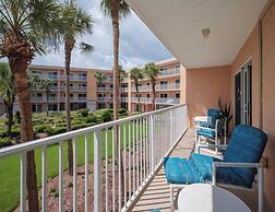 Beach & Tennis 217 by Distinctive Beach Rentals