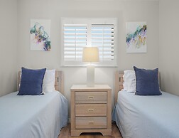 Beach & Tennis 217 by Distinctive Beach Rentals