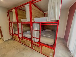 Viajero Huacachina Hostel