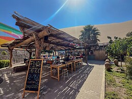 Viajero Huacachina Hostel