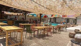 Viajero Huacachina Hostel