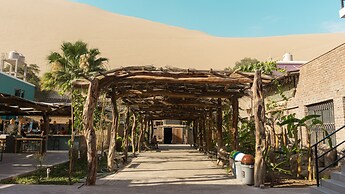 Viajero Huacachina Hostel