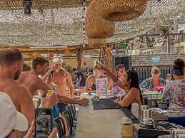 Viajero Huacachina Hostel