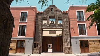 Viajero Huacachina Hostel