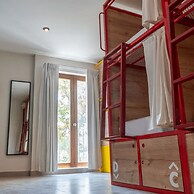 Viajero Huacachina Hostel