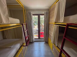 Viajero Huacachina Hostel