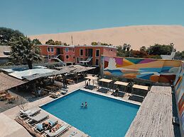 Viajero Huacachina Hostel