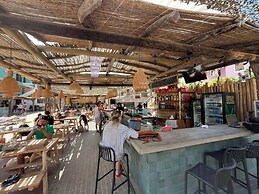 Viajero Huacachina Hostel