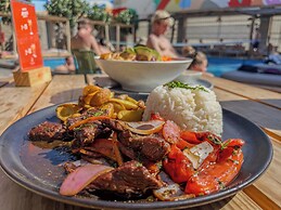 Viajero Huacachina Hostel