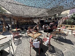 Viajero Huacachina Hostel